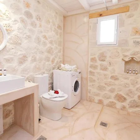 Villa Lithos Villas *