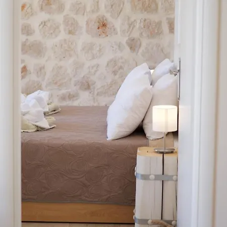 Villa Lithos Villas *
